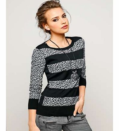 In a mix of animal print and plain black stripes with a round neckline and long sleeves. Heine Jumper Features: Washable 50% Cotton, 50% Acrylic Length approx. 64 cm (25 ins)