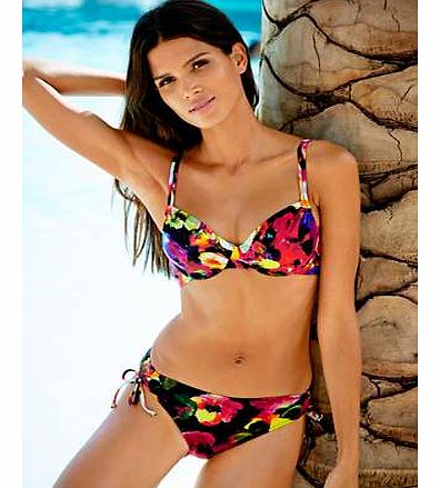 Floral print bikini with underwired cups, side gathers and adjustable double straps. Heine Bikini Features: Washable 82% Polyamide, 18% Elastane Lining: Polyamide Lined