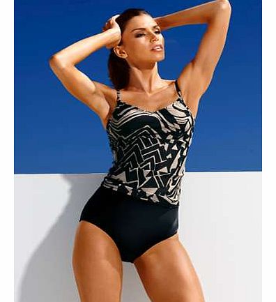 This fab print will create a fun poolside look! The top has bust support with underwire and the bottoms have shapewear lining for a slimmer silhouette. Heine Tankini Features: Washable 80% Polyamide, 20% Elastane Lining: 100% Polyamide