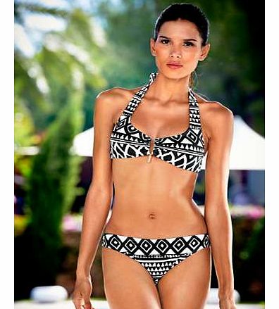 Tie halter-neck bikini with metal decoration on the bust. Lined brief and removable soft cups. Heine Bikini Features: Washable 80% Polyamide, 20% Elastane Lining: Polyamide