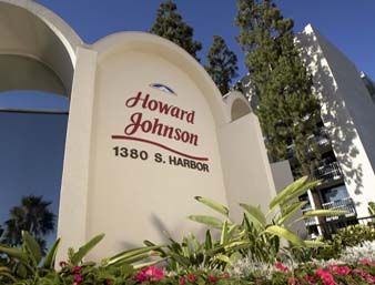 Unbranded Howard Johnson Plaza Hotel Anaheim Resort