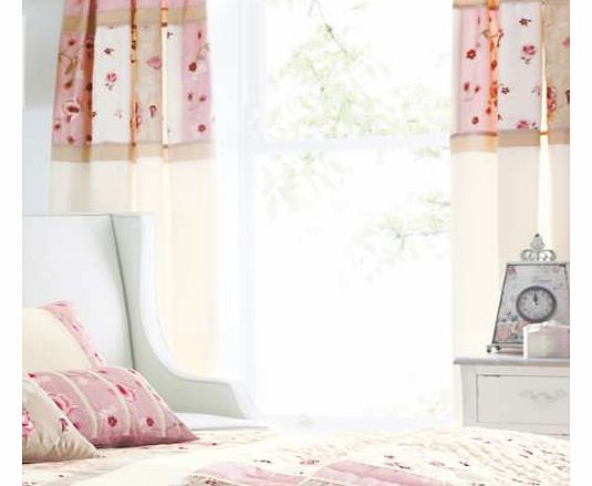 These beautiful curtains will add colour, texture and elegance to your bedroom, which has exquisite embroidery and patchwork panelling to make a real impact. Suited to almost any type of bedroom decor and style. Curtains Features: Tie backs included 
