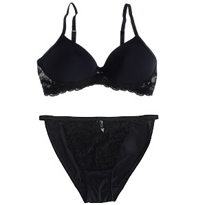 A comfortable and supportive black non wired bra d