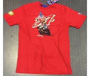 This is an alternative Kevin Schwantz T-Shirt design that is part of the KS34 range of Kevin Schwantz official merchandise from the company that makes the Valentino Rossi Merchandise. The design features a picture of Kevin Schwantz on the front and t