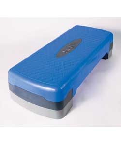Adjustable step for general fitness workouts, targeting the lower body and cardiovascular work. Incl