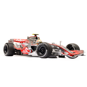 Minichamps has released their longly-awaited 1/18 replica of Lewis Hamiltons 2007 McLaren-Mercedes M
