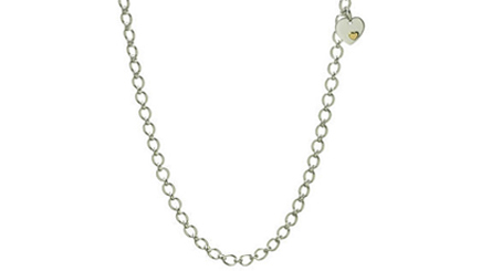 A classic design from Links of London, featuring their signature clasp. The 18ct gold heart adds a s