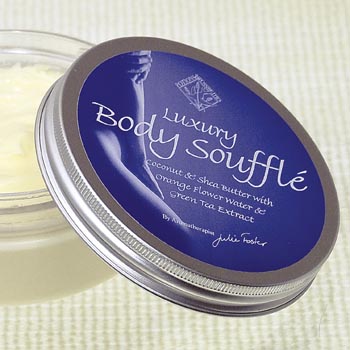 Moisturising and soothing body souffle