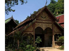 A fascinating journey brings you to Mae Kam Pong village for a glimpse of their unique lifestyle. Prepare and cook your dinner with the locals, enjoy a traditional Thai massage and discover how the villagers live in harmony with nature.
