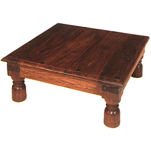 This elegantly styled low table is ideal for servi