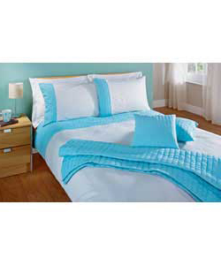 Stylish plain dyed bedding with coordinating stitched trim detailing.Set contains duvet cover and 2
