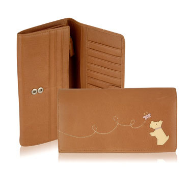 A large practical flapover wallet with great internal features. This smooth nappa leather wallet has