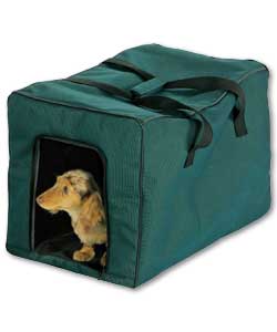 Portable pet carrier, ideal for use in the car or home.Sturdy heavy duty polyester ideal as a safe