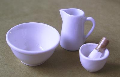 1:12 Scale Dolls House Miniature Milk Jug, Mixing Bowl, Pestle and Mortar Set. This is the cutest