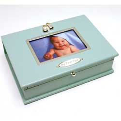 Gorgeous wooden keepsake box to hold all those precious memories from the early years of the little