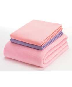 All items fit cots, cot beds and toddler beds. Bale includes: 1x pink polyester fleece blanket