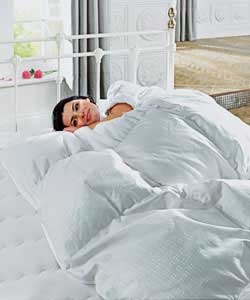 10.5 tog.Sumptuous goose feather and down duvet with luxurious jacquard cover.20 goose feather, 80 g