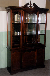 Queen Ann Buffet Hutch