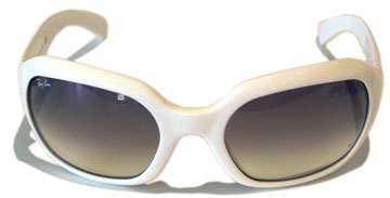 These Ray-Ban sunglasses are a new unisex design with the typically 2005/ 2006 big sunglasses