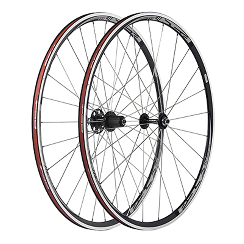 The lightweight RD-88 features: Wheelsmith® straight guage spokes with brass nipples