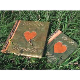 Unbranded Recycled Leaf Photo Album - Heart