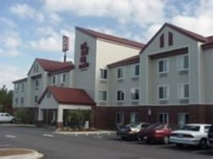 Unbranded Red Roof Inn Myrtle Beach Hotel - Market Commons