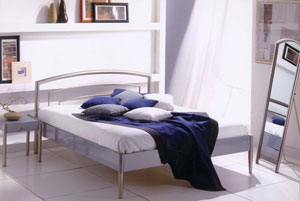 Resistub, Lorenzo, 5FT Metal Bed The tubular, contemporary design of the Lorenzo bedstead will