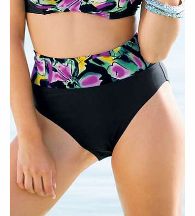This foldover bikini pant comes in black with a mulit print waistband that can be worn up for more coverage or folded over for less. Team with the matching bikini or tankini top and your set for the beach. Washable 80% Polyamide, 20% ElastaneProtect 