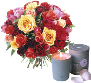 Roses and perfumed candle multicolour 21 roses