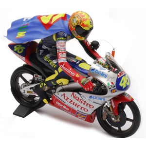 Minichamps has released a 1/12 scale riding figure of Valentino Rossi from the 1997 GP 125 season.