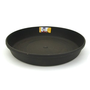 Designed to prevent water spillages  this multiple purpose saucer is designed to fit a wide range of