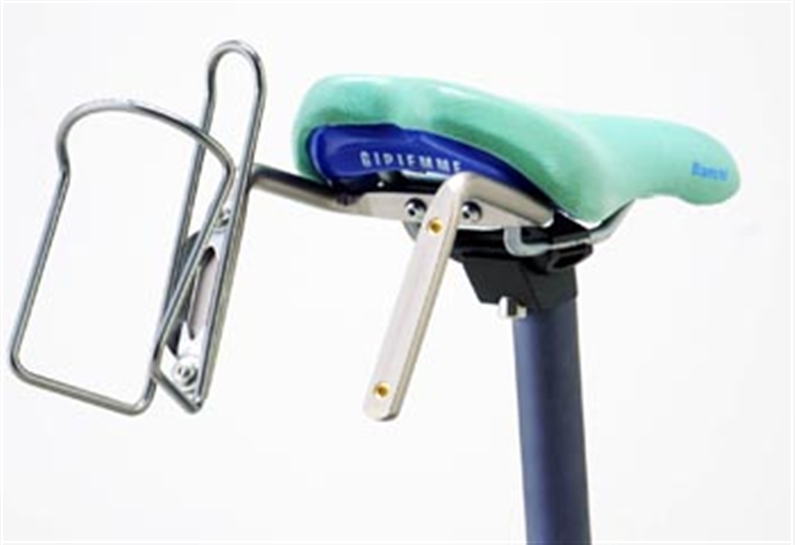 A POPULAR ACCESSORY WITH TRIATHLON AND LONG DISTANCE RIDERS, MINOURAS DUAL BOTTLE CAGE MOUNT FITS