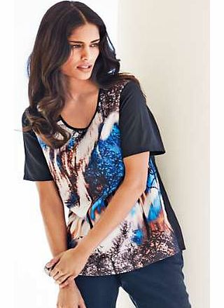 Print front top with plain back and sleeves. In an exclusive scenic print, this stylish t-top is a must for any wardrobe. Top Features: Washable 100% Polyester Crepe de chine Length approx. 66 cm (26 ins)