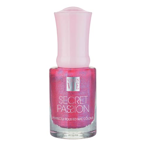 Soft pink shimmering nails for a beautiful and delicate finish! This stunning shade of nail colour i