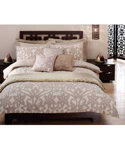 Striking firework design with pearlized print detail.Set contains duvet cover and 2 pillowcases.Face