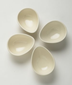 Nigella Lawson Living Kitchen Set of 4 ice cream bowls - Cream    A useful coiled whisk for sauces  