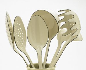 Nigella Lawson Living Kitchen Set of 6 utensils - Cream  Set of six utensils to include:      Large 