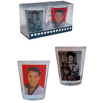 Set of 2 clear shot glasses featuring Elvis Presley images. Box Size: 128 x 60 x 50mm.