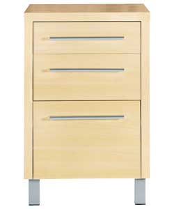Size (H)65.2, (W)42.8, (D)41.3cm. Light maple finish chest. Silver finish handles and feet.Drawers w