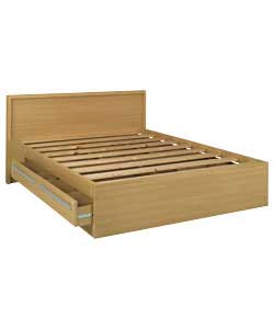 Oak finish. Size (W)149, (L)199.3, (H)83.1cm. 9cm clearance between floor and underside of bed.Self 