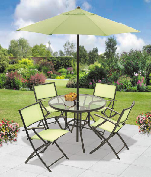 This stunning garden furniture collection comes in an attractive green finish. Accompanied by four t