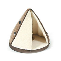 A stylish addition to the Tramps cat bed collection, providing comfort, warmth and entertainment for