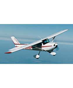 Discover the absolute freedom of the sky with your first flying lesson. Experience a flight in a