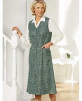 Classic easy wear easy care. Wear with your favourite jumper or blouse. Optional tailored belt. Mach