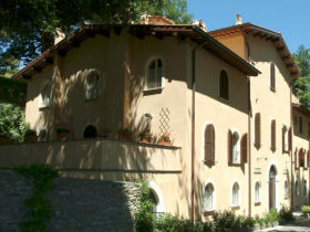 Unbranded Umbria hotel, 15th century country hotel, Italy
