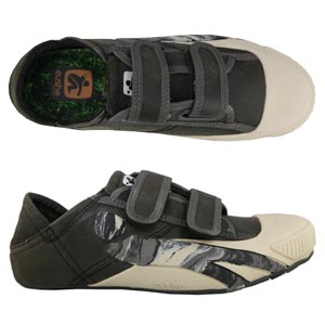 A stylish casual trainer from Cushe. Features soft leather uppers, dual strap closures for a true fi