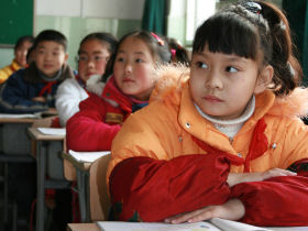 Unbranded Volunteer with children in China