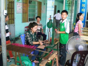 Unbranded Volunteering with children in Vietnam