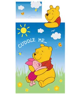 Set contains 1 duvet cover with attached Winnie the Pooh cushion and 1 pillowcase.50 cotton, 50 poly