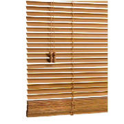This oak effect venetian blind is made from bass wood and has 25mm slats meaning you can adjust the 